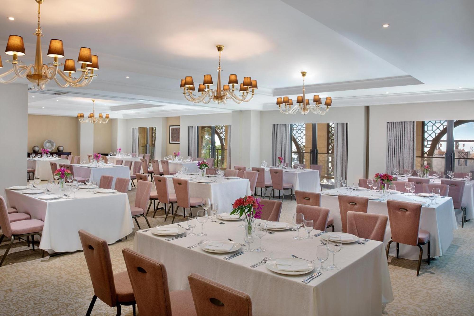 อัจมัน ซารัย อะ ลักชัวรี คอลเลคชั่น รีสอร์ต อัจมัน Hotel อัจมาน ภายนอก รูปภาพ The ballroom at the hotel