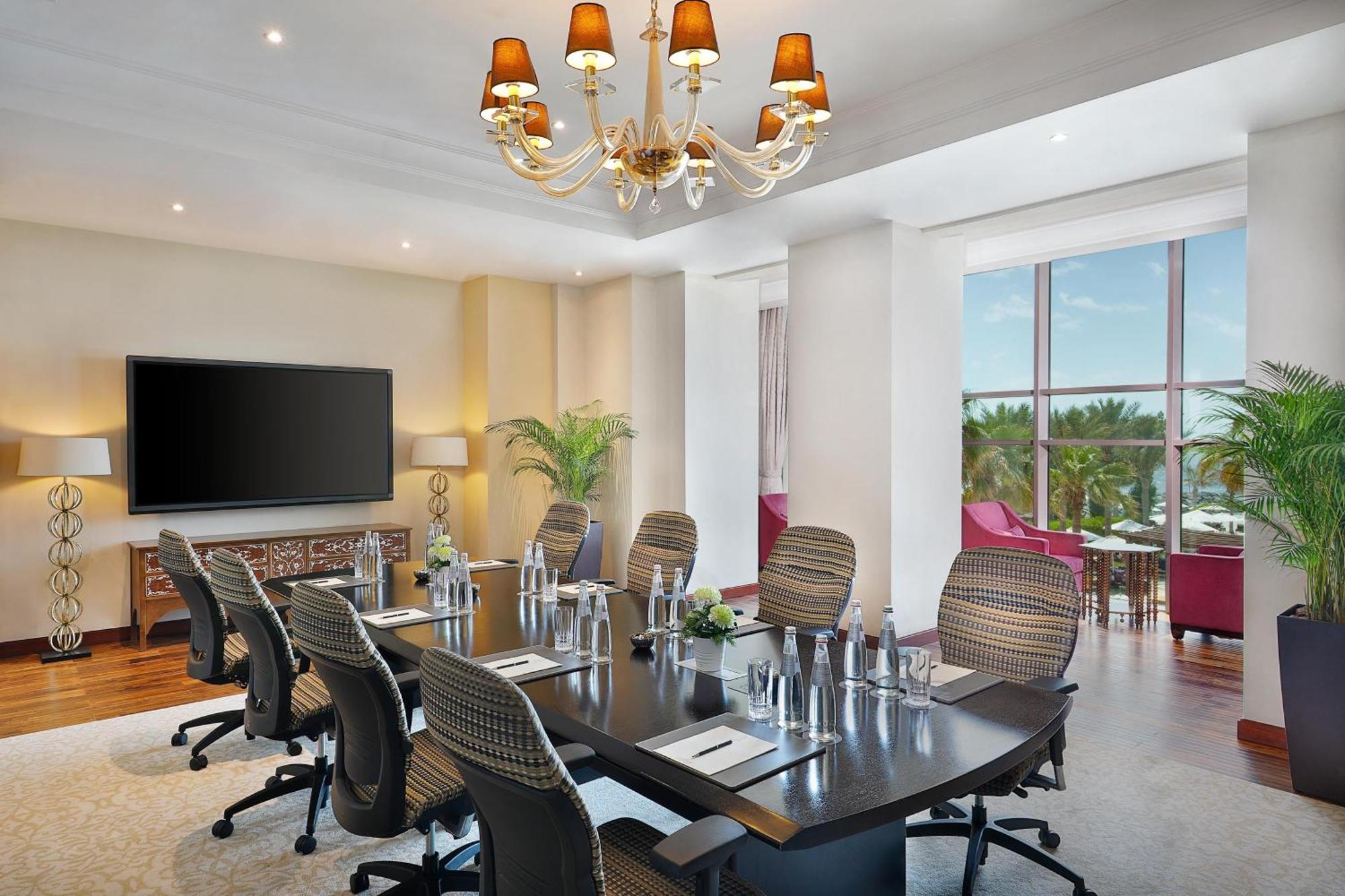 อัจมัน ซารัย อะ ลักชัวรี คอลเลคชั่น รีสอร์ต อัจมัน Hotel อัจมาน ภายนอก รูปภาพ Meeting room