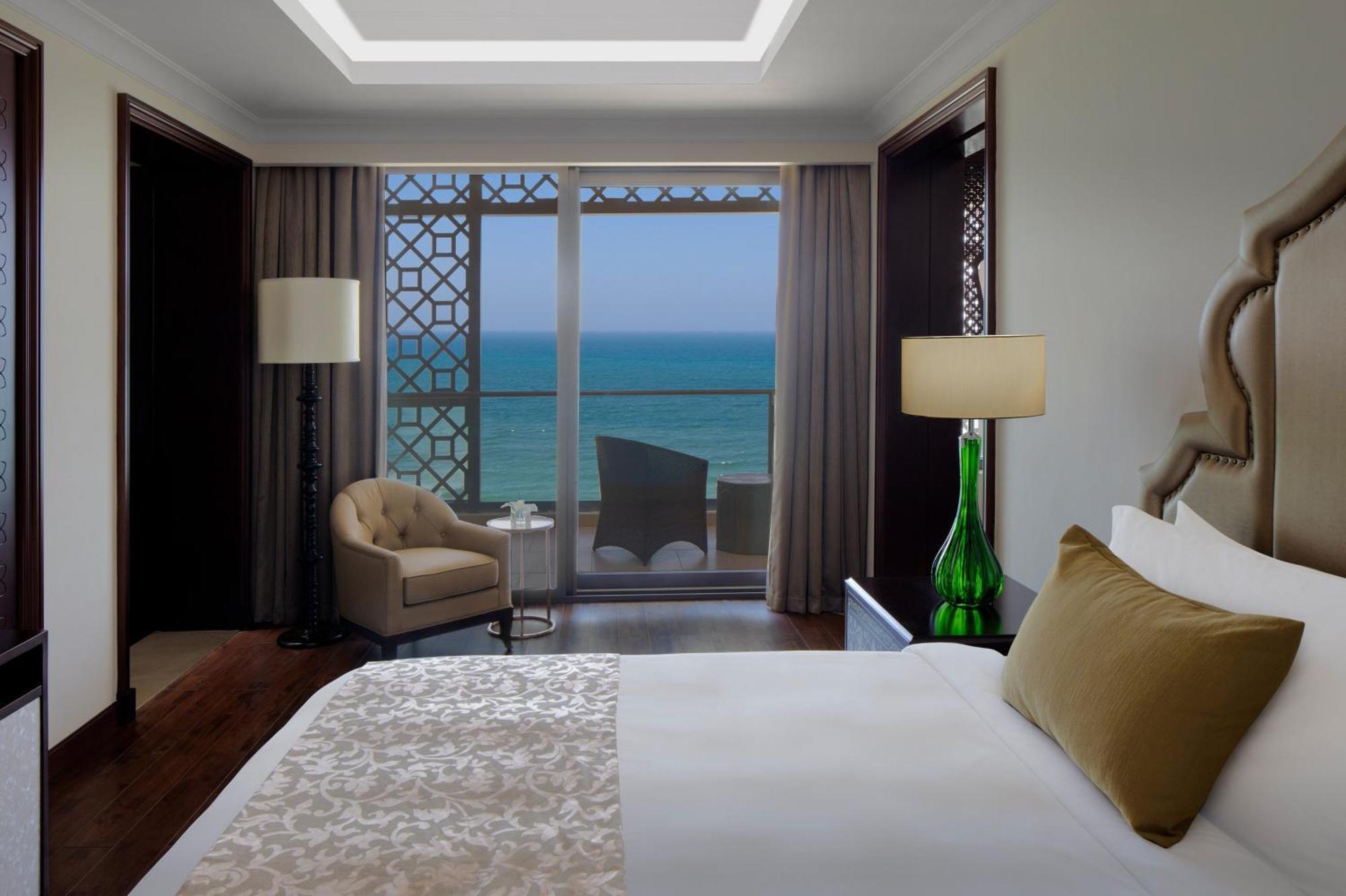 อัจมัน ซารัย อะ ลักชัวรี คอลเลคชั่น รีสอร์ต อัจมัน Hotel อัจมาน ภายนอก รูปภาพ A bedroom at the hotel