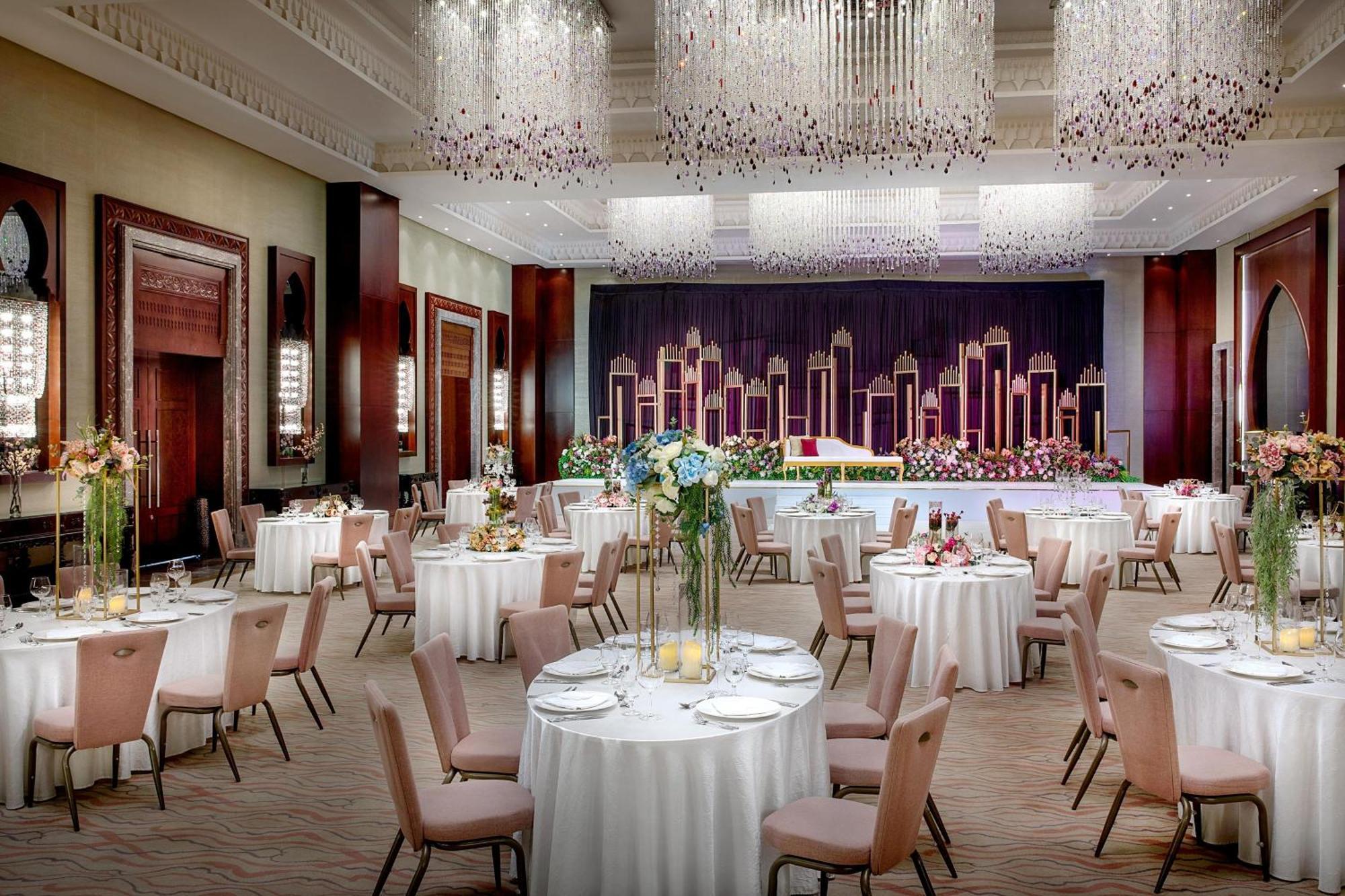 อัจมัน ซารัย อะ ลักชัวรี คอลเลคชั่น รีสอร์ต อัจมัน Hotel อัจมาน ภายนอก รูปภาพ The ballroom at The Oberoi, Mumbai