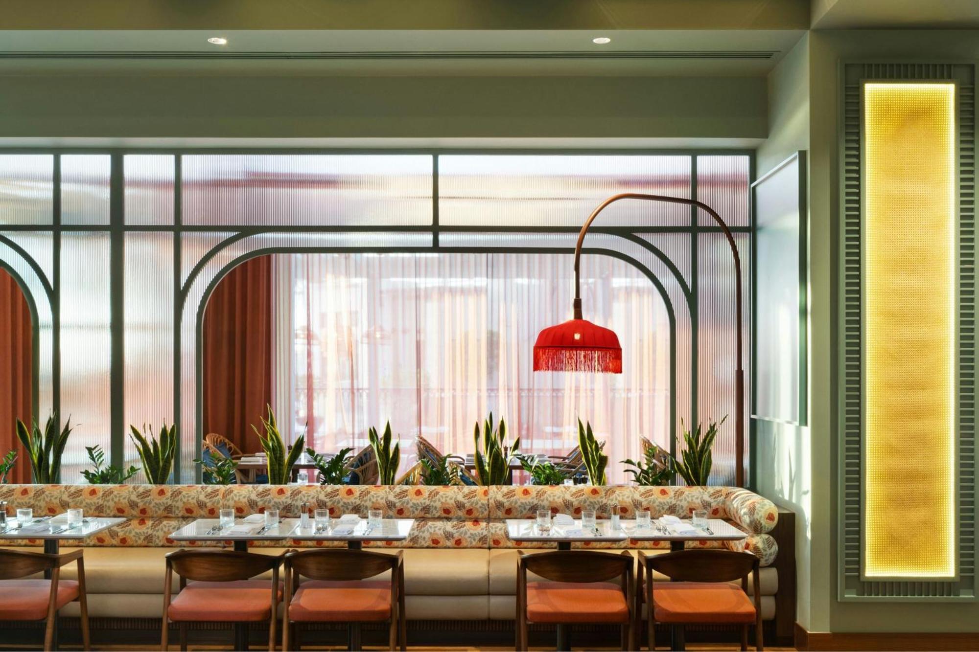 อัจมัน ซารัย อะ ลักชัวรี คอลเลคชั่น รีสอร์ต อัจมัน Hotel อัจมาน ภายนอก รูปภาพ Interior of the restaurant