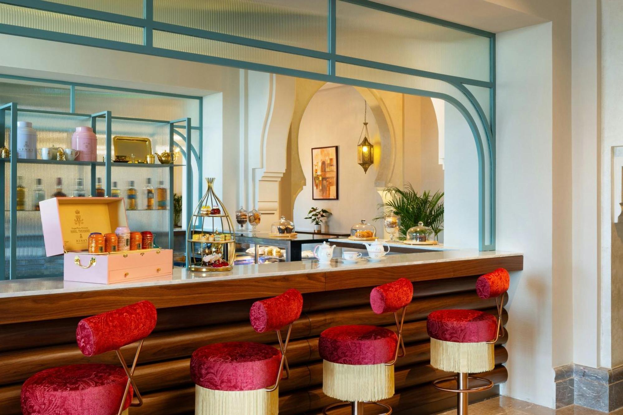 อัจมัน ซารัย อะ ลักชัวรี คอลเลคชั่น รีสอร์ต อัจมัน Hotel อัจมาน ภายนอก รูปภาพ The bar at the hotel