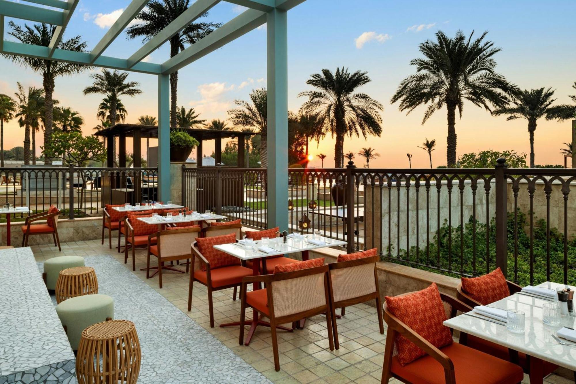 อัจมัน ซารัย อะ ลักชัวรี คอลเลคชั่น รีสอร์ต อัจมัน Hotel อัจมาน ภายนอก รูปภาพ The Terrace